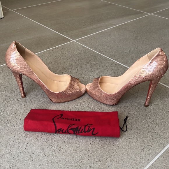 RARE Preowned Christian Louboutin Rose Gold Very Prive paillettes in size 39 - Picture 4 of 10